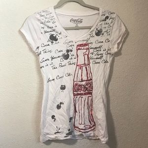 Women’s/Juniors Coca-Cola Brand Adorable White T-Shirt w Red Coke Bottle Size M